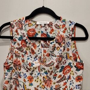 ROSE + OLIVE V-neck Sleevess Blouse - M